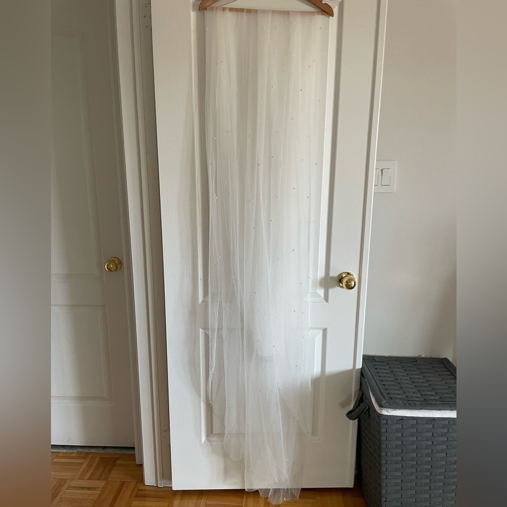 Ivory Cathedral Pearl Wedding Veil - Picture 10 of 15